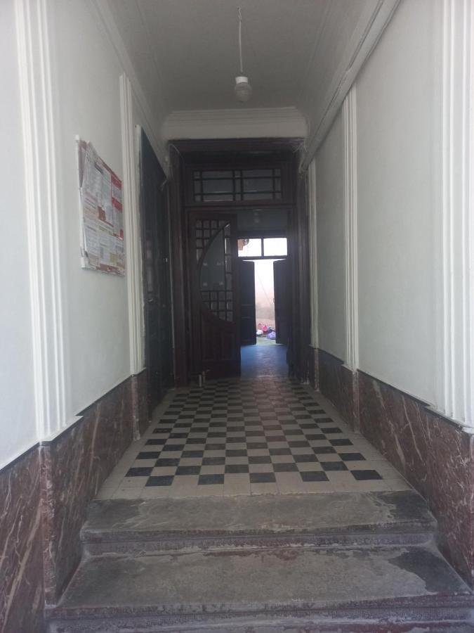 Чорно -Білий Люкс В Центрі Apartamento Lviv Exterior foto