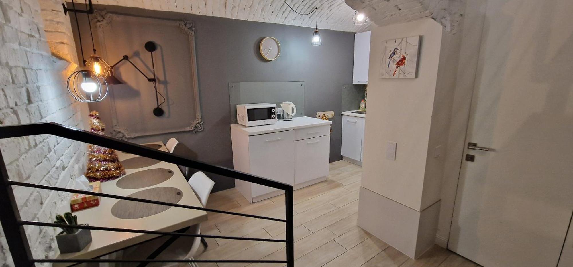 Чорно -Білий Люкс В Центрі Apartamento Lviv Exterior foto
